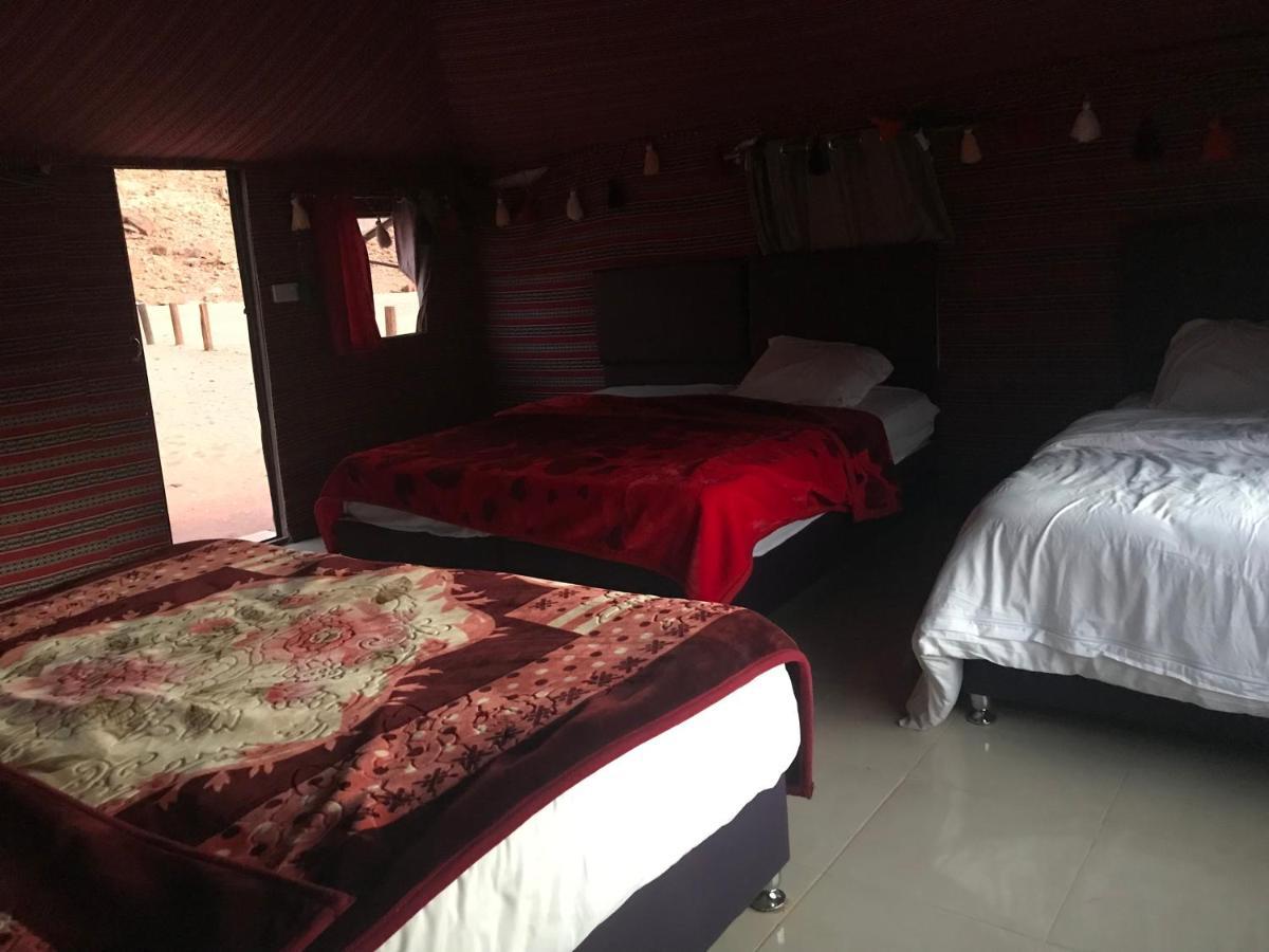 Black Irish Camp And Tours Wadi Rum Exteriér fotografie