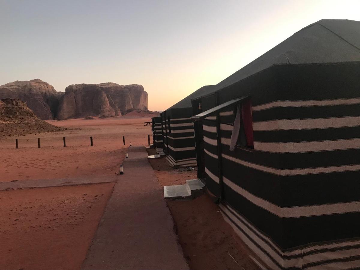 Black Irish Camp And Tours Wadi Rum Exteriér fotografie
