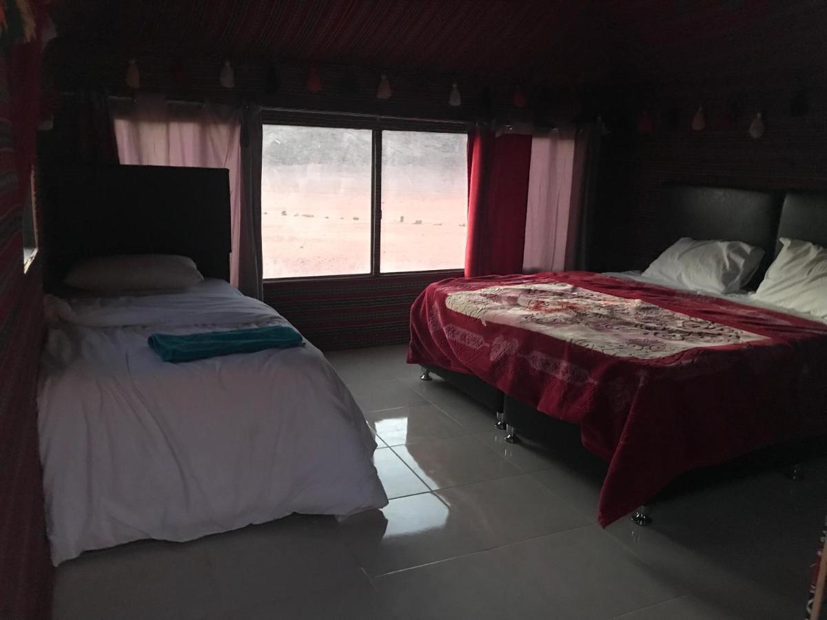 Black Irish Camp And Tours Wadi Rum Exteriér fotografie