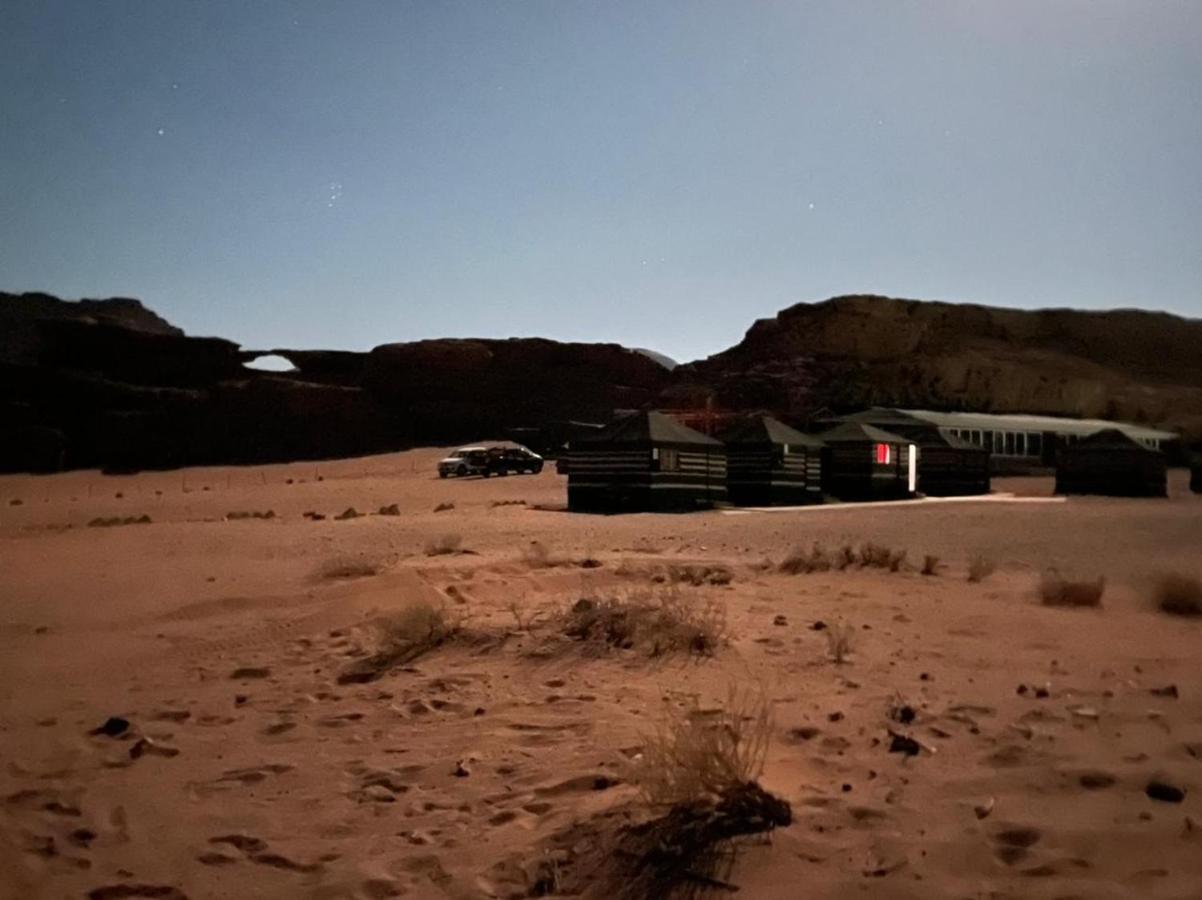 Black Irish Camp And Tours Wadi Rum Exteriér fotografie