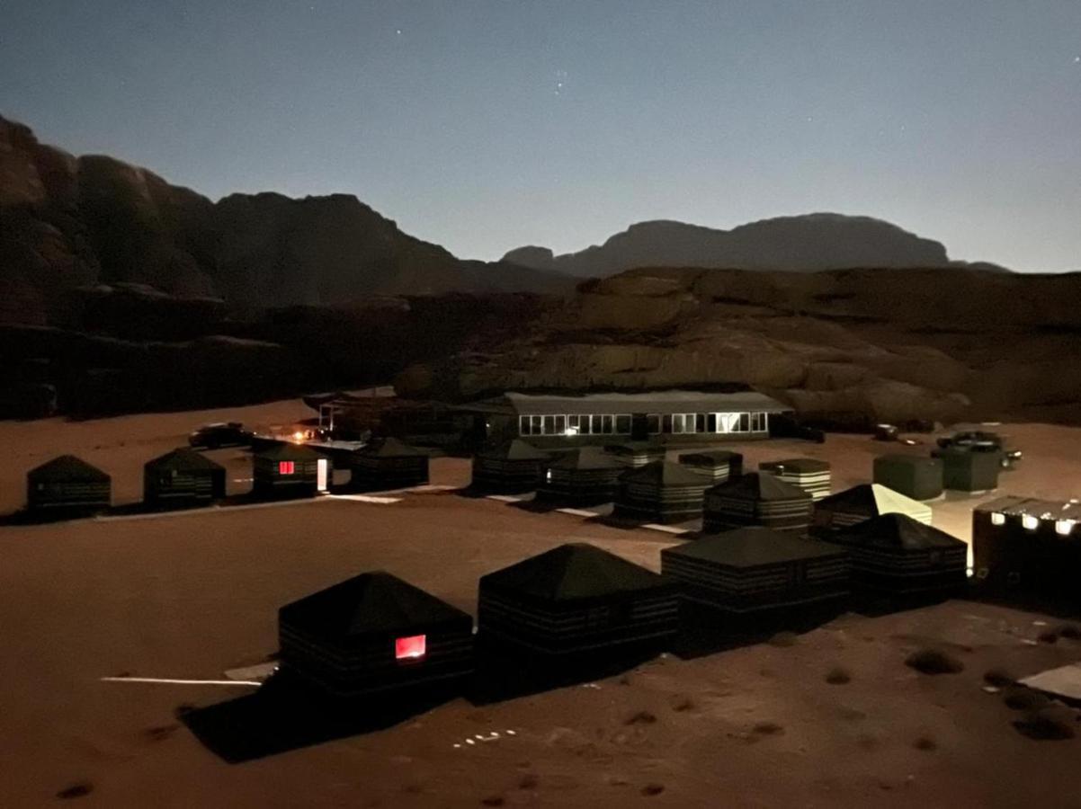 Black Irish Camp And Tours Wadi Rum Exteriér fotografie