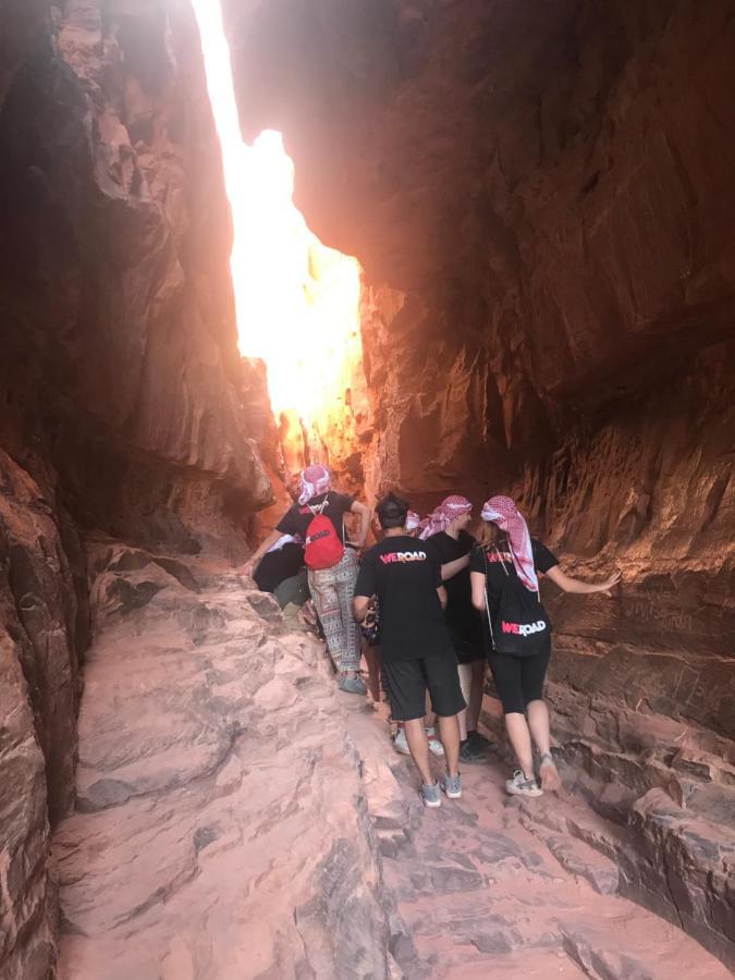Black Irish Camp And Tours Wadi Rum Exteriér fotografie