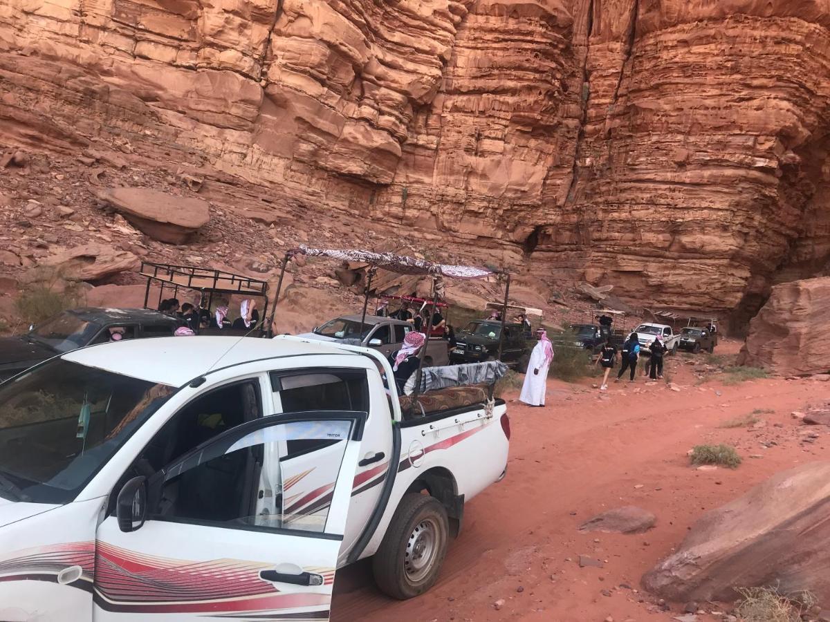 Black Irish Camp And Tours Wadi Rum Exteriér fotografie