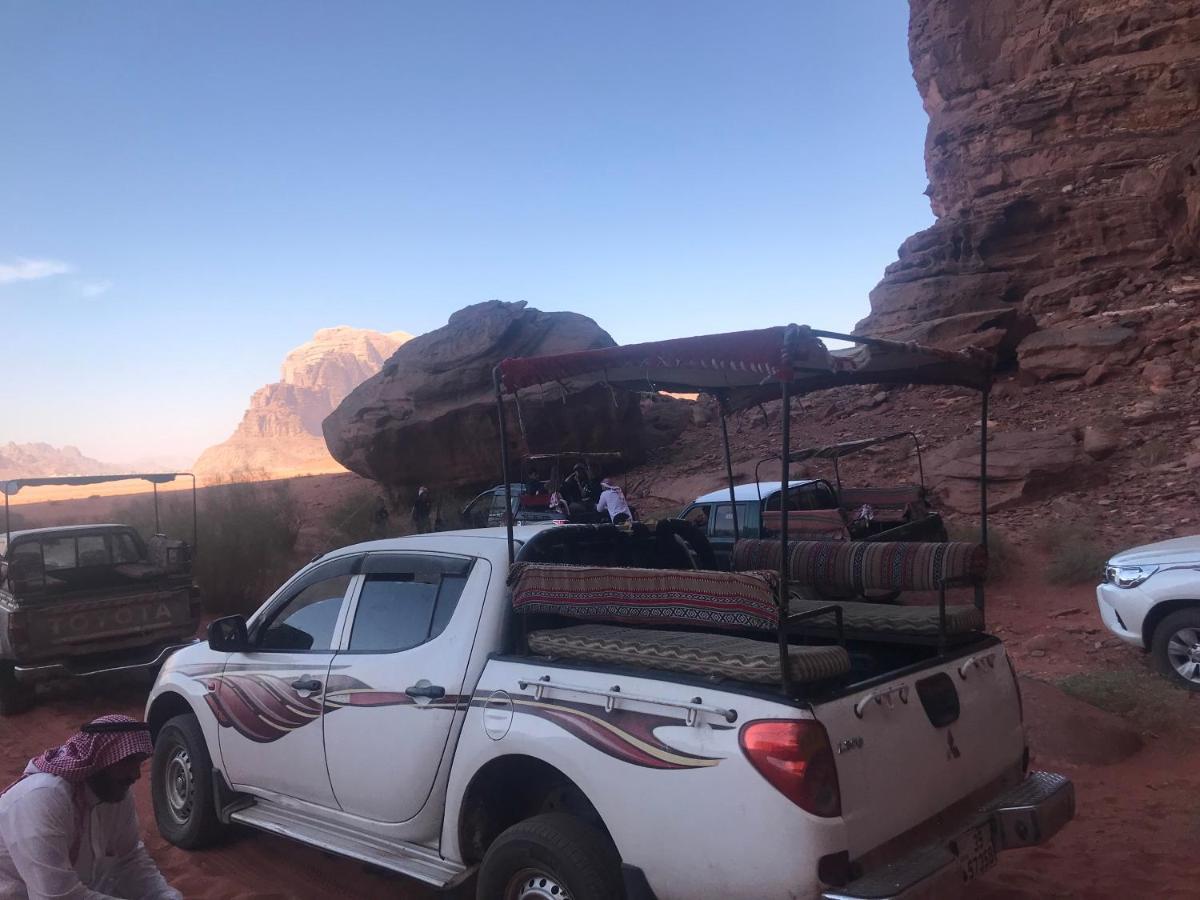 Black Irish Camp And Tours Wadi Rum Exteriér fotografie