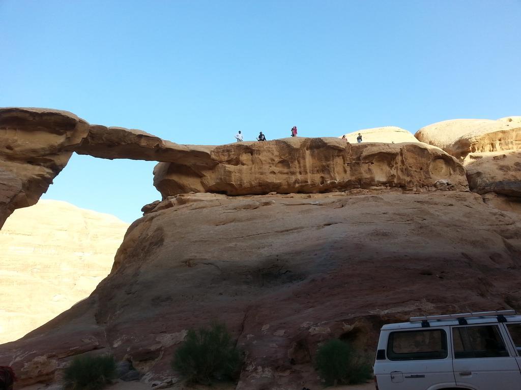 Black Irish Camp And Tours Wadi Rum Exteriér fotografie
