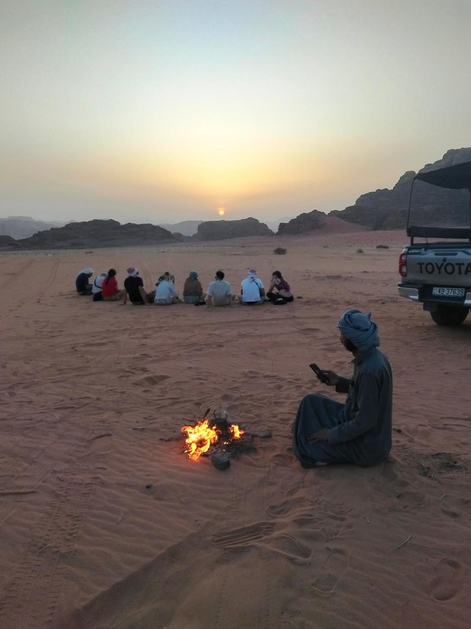 Black Irish Camp And Tours Wadi Rum Exteriér fotografie