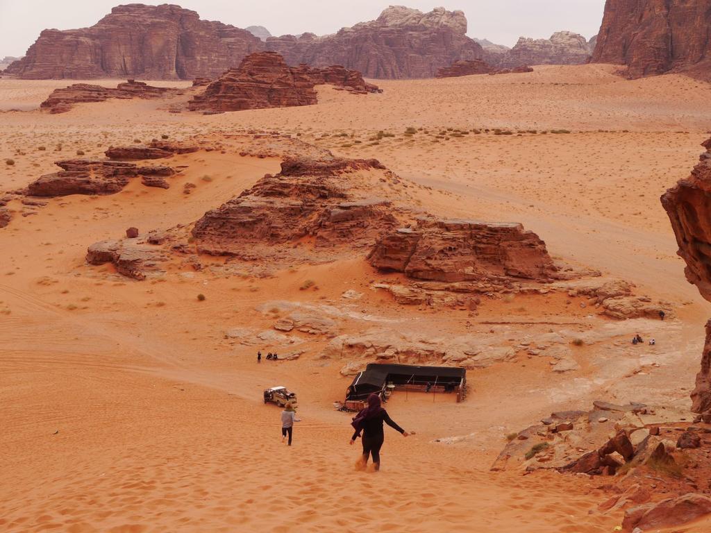 Black Irish Camp And Tours Wadi Rum Exteriér fotografie