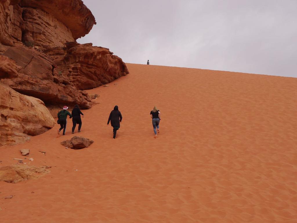 Black Irish Camp And Tours Wadi Rum Exteriér fotografie