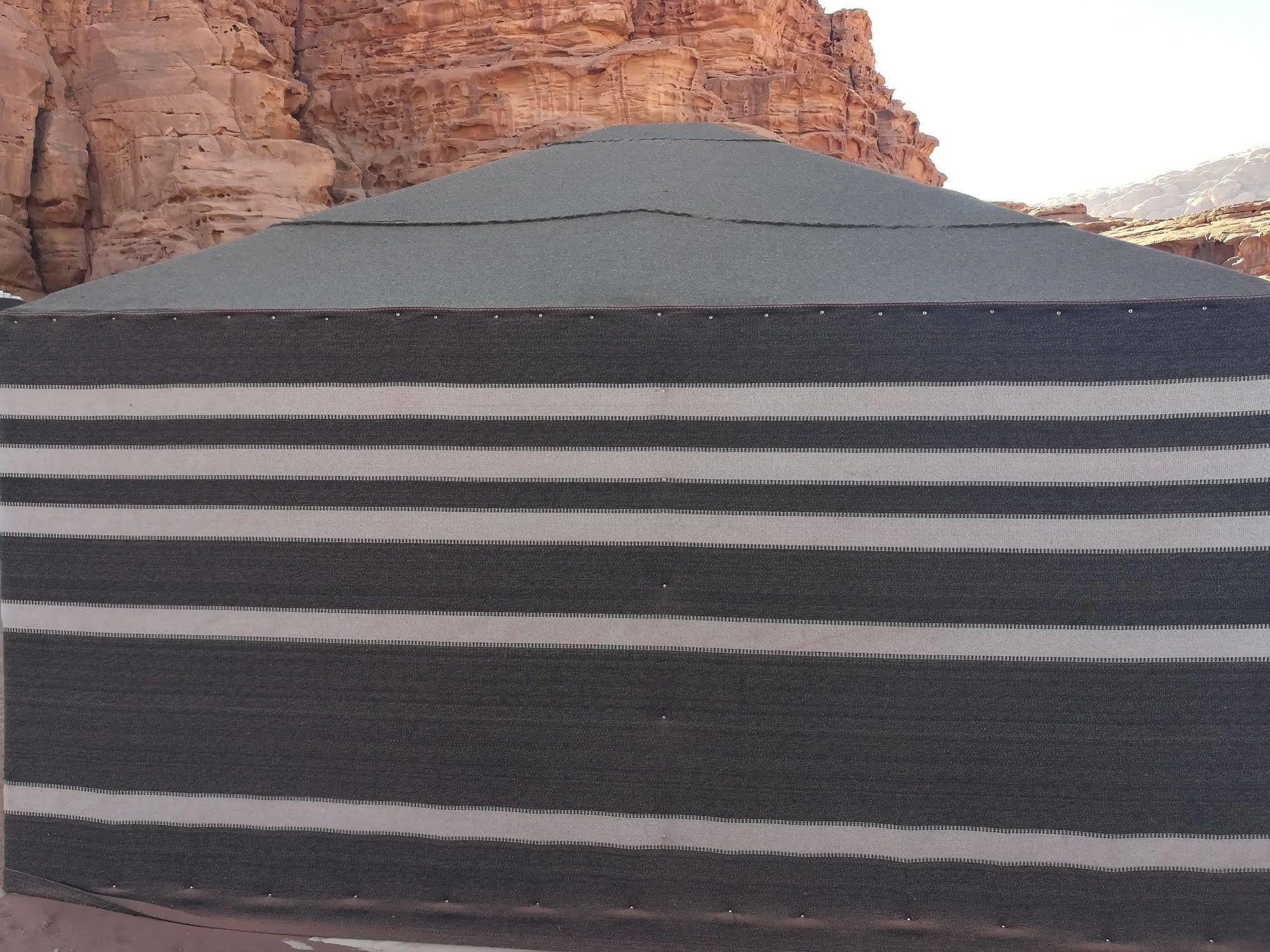 Black Irish Camp And Tours Wadi Rum Exteriér fotografie