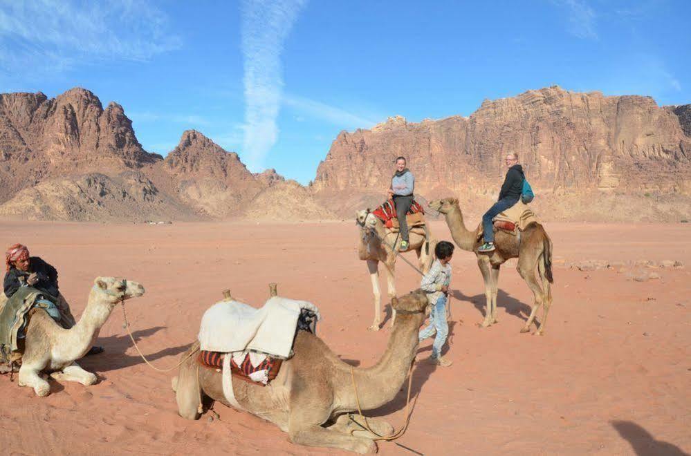 Black Irish Camp And Tours Wadi Rum Exteriér fotografie